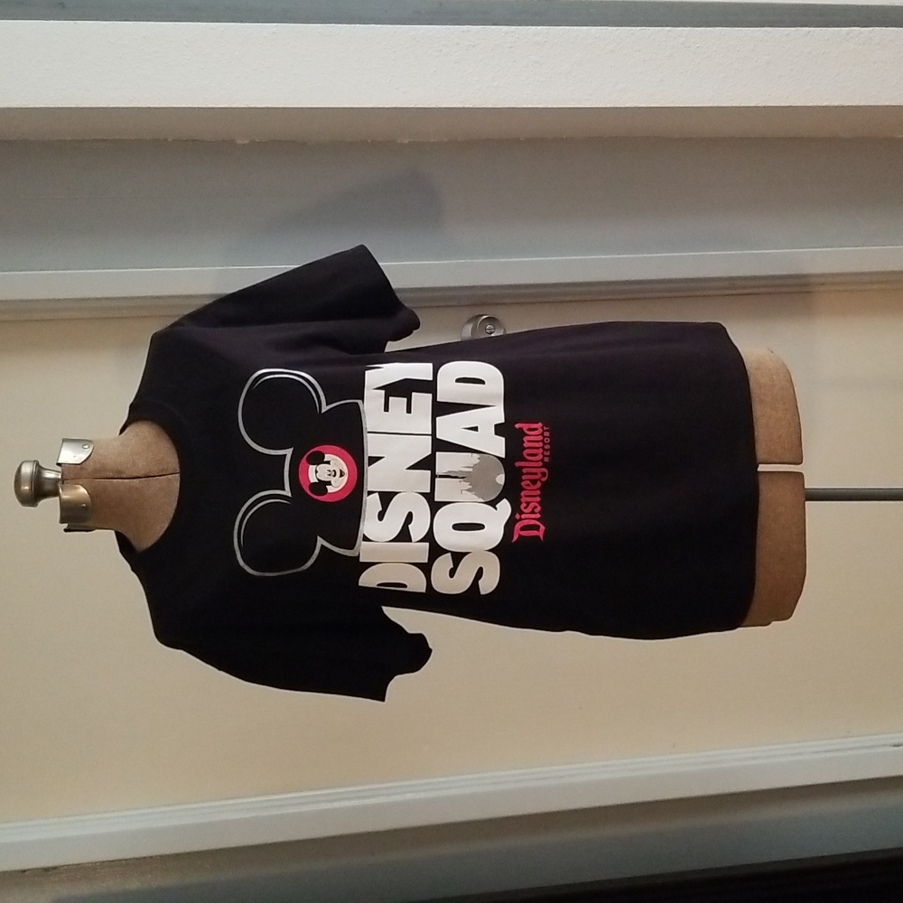 Disney squad Disneyland resort shirt med NWOT